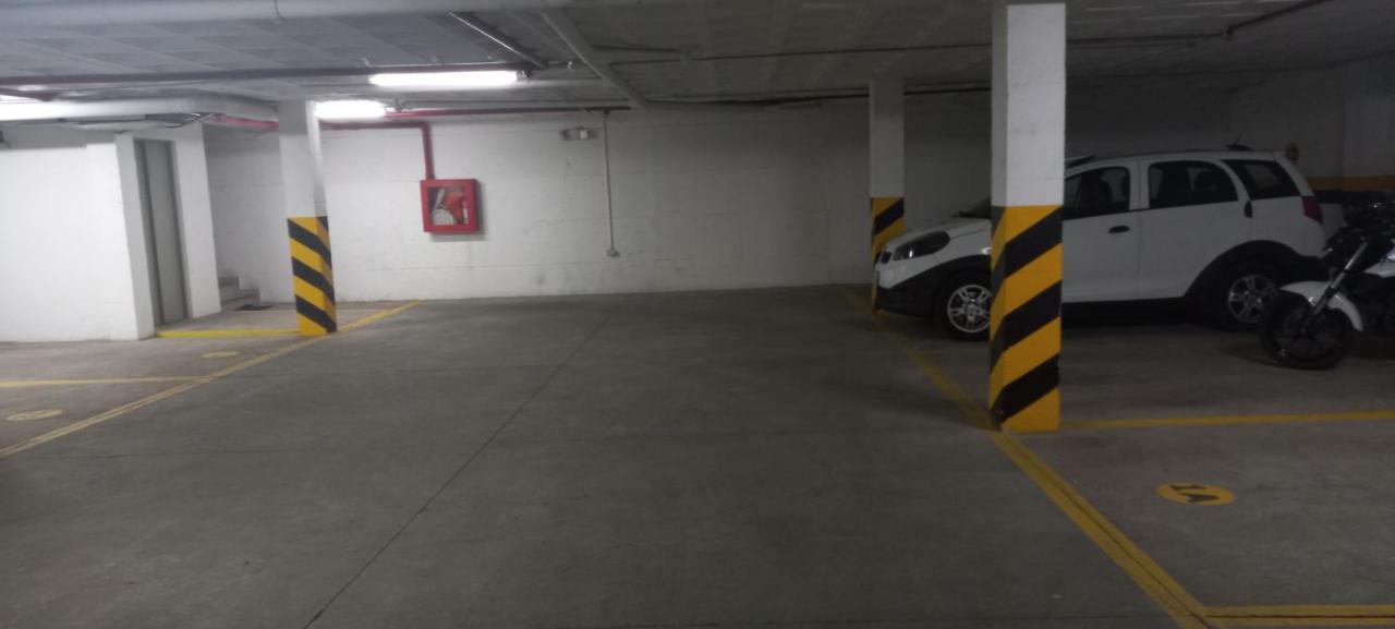 Departamento Excelente Ubicacion Con Parqueo Apartamento Cuenca