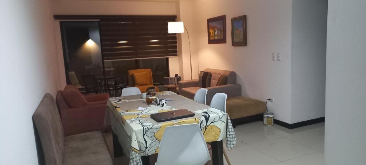 Departamento Excelente Ubicacion Con Parqueo Apartamento *