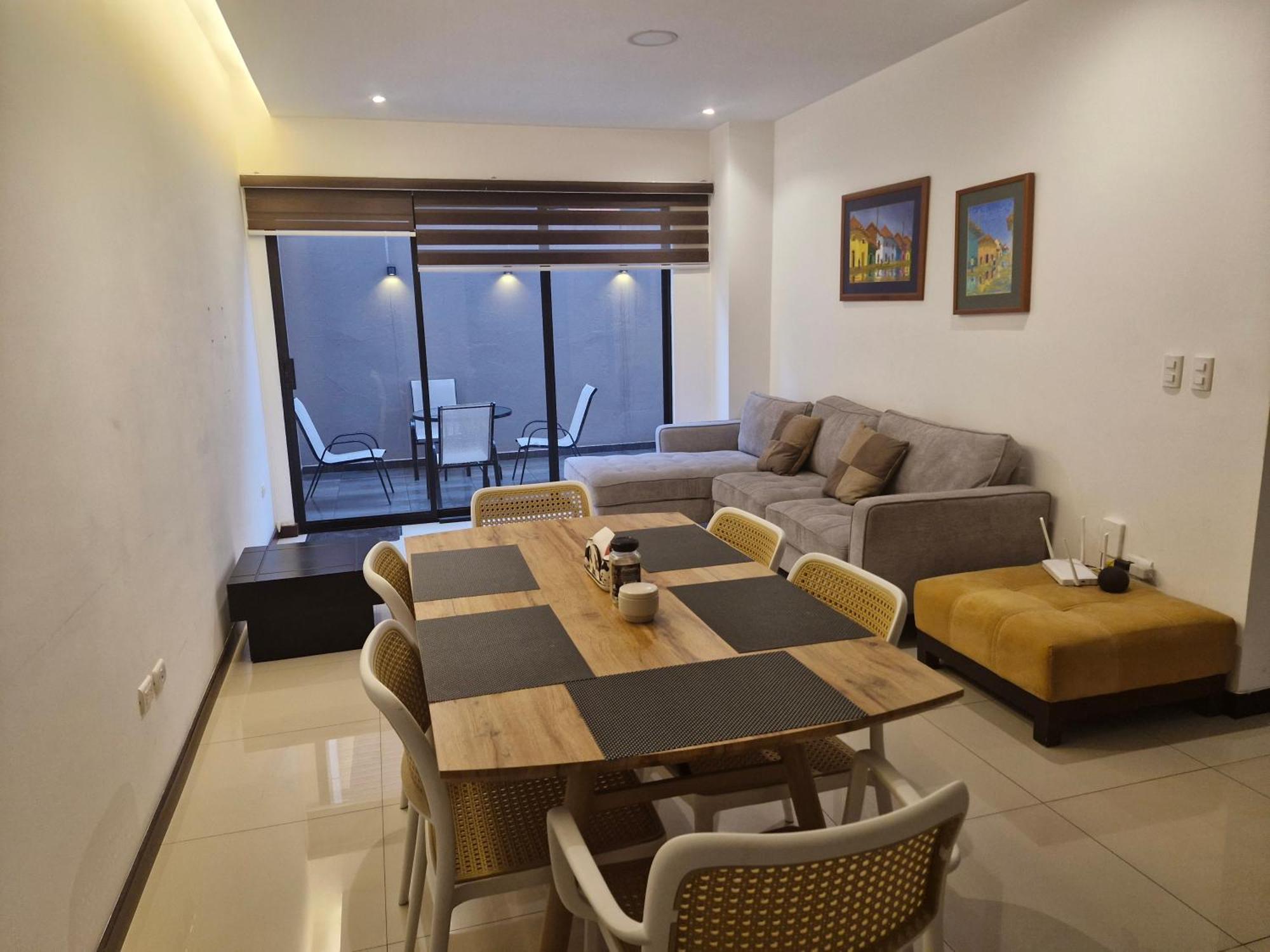 Departamento Excelente Ubicacion Con Parqueo Apartamento Cuenca